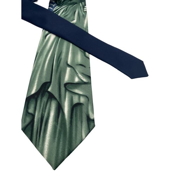 New Tie Statue of Liberty and New York Skyline Tie 58"L x 3.25"W - Picture 4 of 7